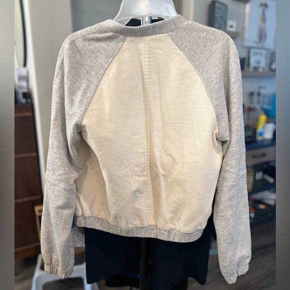 Jacket - Picture 3 of 3